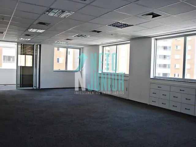 Conjunto com 230m², para alugar, no bairro Moema em São Paulo