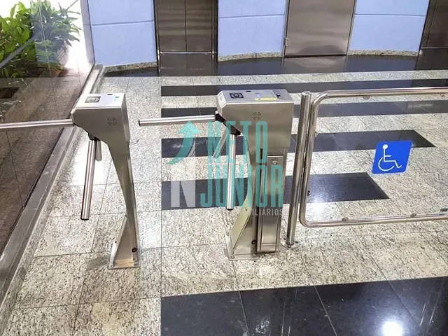 Conjunto com 90m², para alugar, no bairro Chácara Santo Antônio em São Paulo