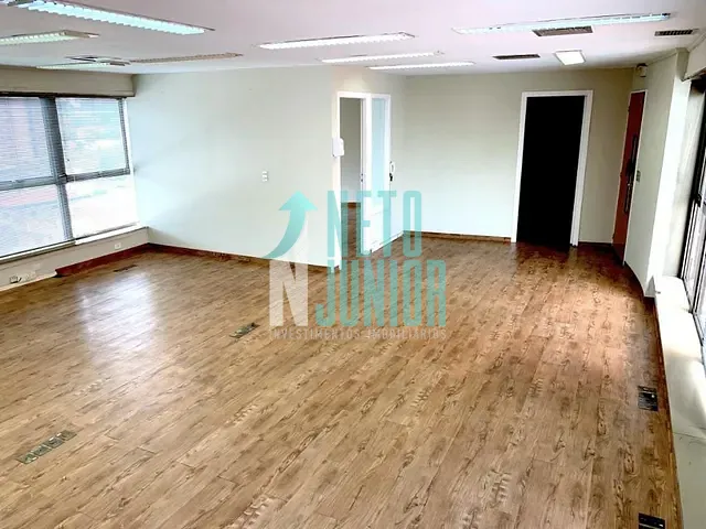 Conjunto com 90m², para alugar, no bairro Chácara Santo Antônio em São Paulo