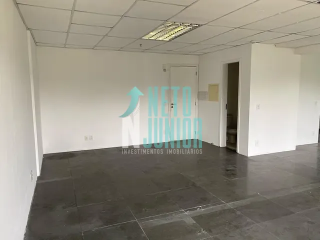 Conjunto com 131m², para alugar, no bairro Vila Almeida em São Paulo