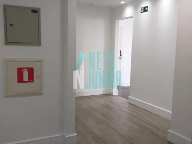 Conjunto com 80m², para alugar, no bairro Chácara Santo Antônio em São Paulo