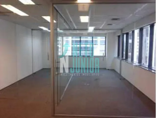 Conjunto com 66m², para alugar, no bairro Brooklin Novo em São Paulo
