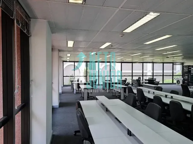 Conjunto com 255m², para alugar, no bairro Vila Olímpia em São Paulo