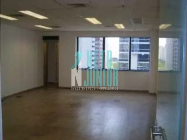Conjunto com 55m², para alugar, no bairro Brooklin Novo em São Paulo