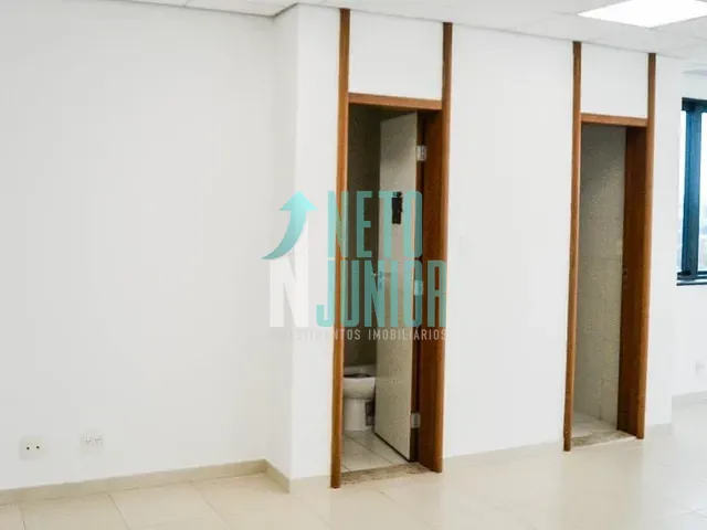 Conjunto com 127m², à venda ou para alugar, no bairro Santo Amaro em São Paulo