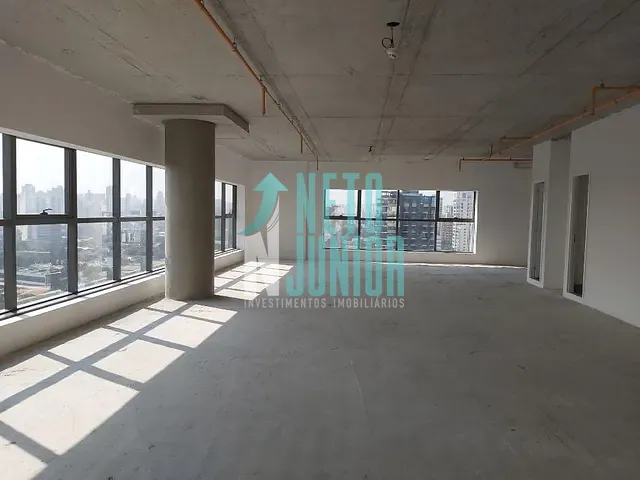 Conjunto com 900m², para alugar, no bairro Moema em São Paulo