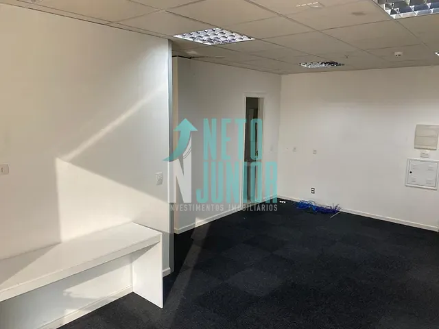 Conjunto com 80m², para alugar, no bairro Moema em São Paulo