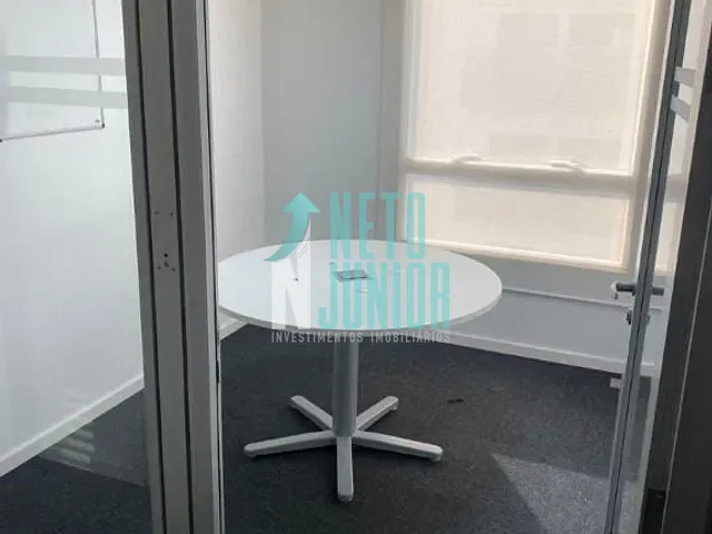 Conjunto com 80m², para alugar, no bairro Moema em São Paulo