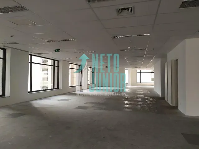 Conjunto com 730m², para alugar, no bairro Moema em São Paulo