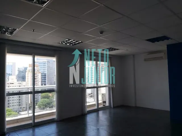 Conjunto com 90m², à venda ou para alugar, no bairro Vila Olímpia em São Paulo