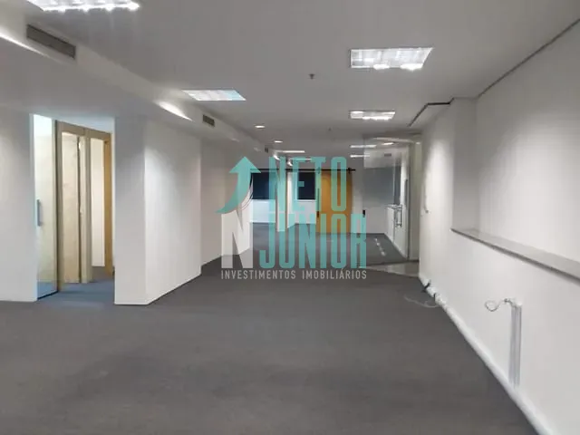 Conjunto com 220m², para alugar, no bairro Jardim Paulista em São Paulo