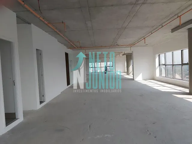 Conjunto com 300m², à venda, no bairro Moema em São Paulo