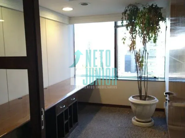 Conjunto com 378m², para alugar, no bairro Jardim Paulistano em São Paulo