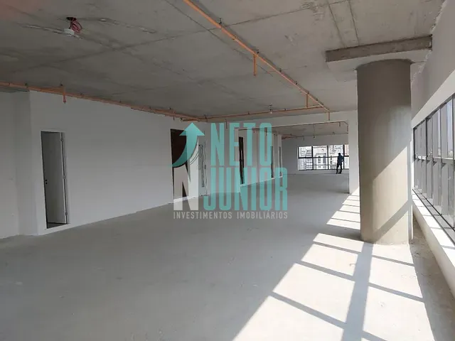 Conjunto com 300m², para alugar, no bairro Moema em São Paulo