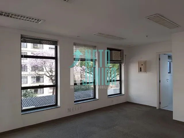 Conjunto com 108m², para alugar, no bairro Moema em São Paulo