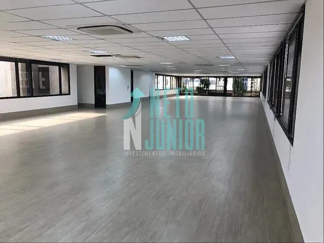 Conjunto com 550m², para alugar, no bairro Vila Olímpia em São Paulo