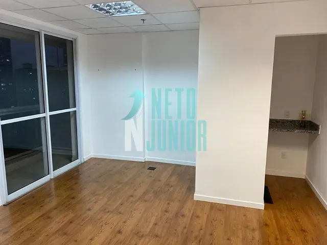Conjunto com 37m², à venda, no bairro Liberdade em São Paulo