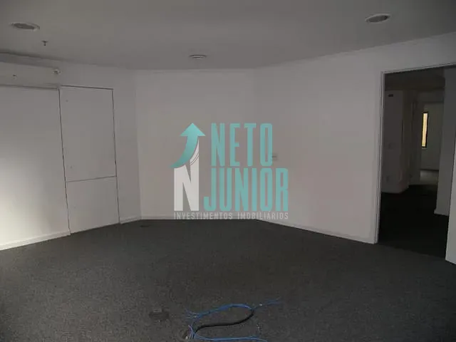 Conjunto com 220m², para alugar, no bairro Jardim Paulista em São Paulo
