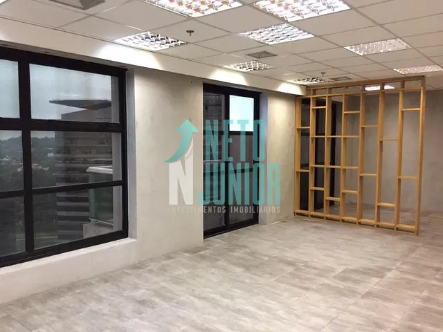 Conjunto com 134m², para alugar, no bairro Vila Cordeiro em São Paulo