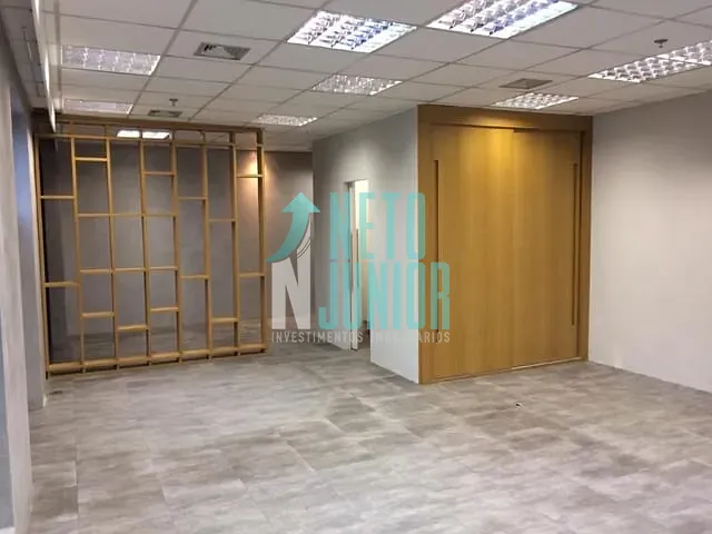 Conjunto com 134m², para alugar, no bairro Vila Cordeiro em São Paulo