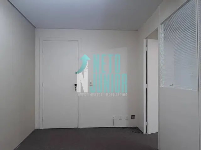 Conjunto com 30m², à venda ou para alugar, no bairro Vila Olímpia em São Paulo