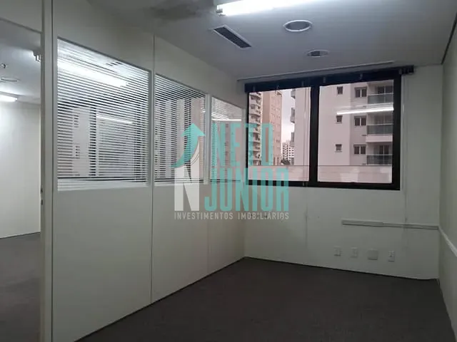 Conjunto com 30m², à venda ou para alugar, no bairro Vila Olímpia em São Paulo
