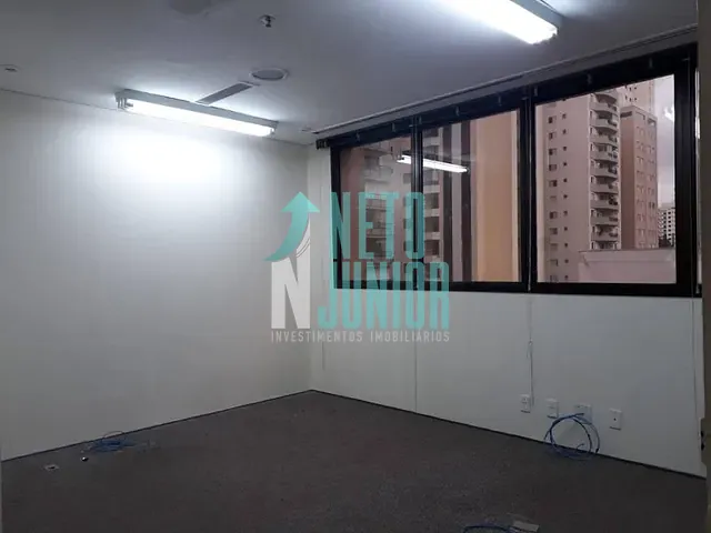 Conjunto com 30m², à venda ou para alugar, no bairro Vila Olímpia em São Paulo