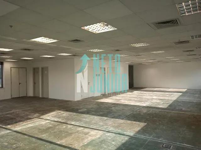 Conjunto com 196m², à venda ou para alugar, no bairro Vila Olímpia em São Paulo