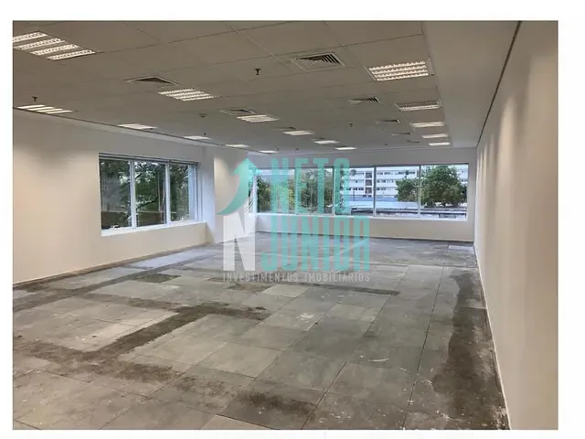 Conjunto com 130m², para alugar, no bairro Cidade Monções em São Paulo