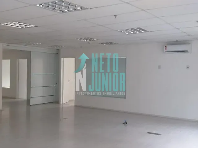 Conjunto com 198m², para alugar, no bairro Vila Olímpia em São Paulo
