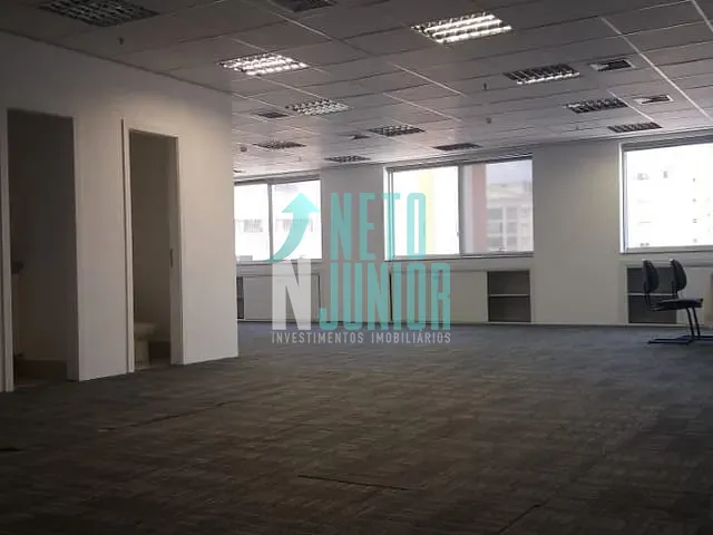 Conjunto com 459m², para alugar, no bairro Moema em São Paulo