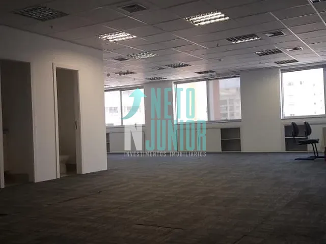 Conjunto com 459m², para alugar, no bairro Moema em São Paulo