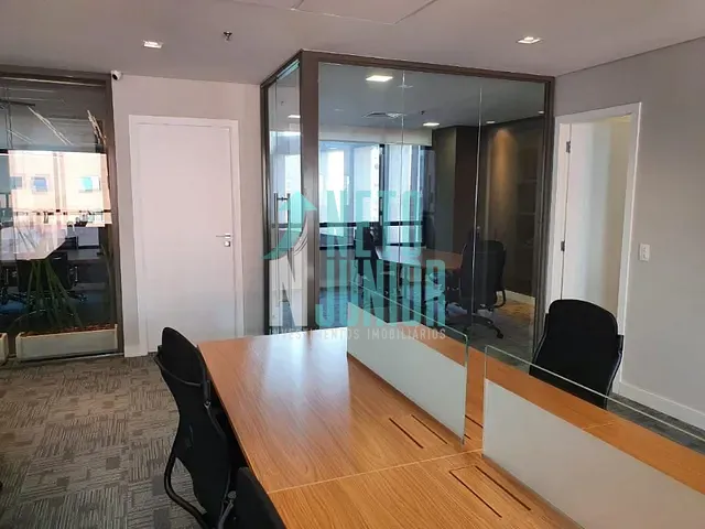 Conjunto com 600m², para alugar, no bairro Vila Olímpia em São Paulo