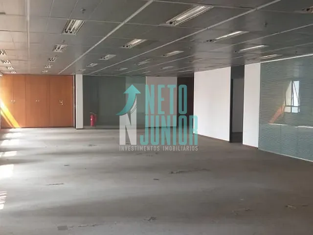 Conjunto com 245m², para alugar, no bairro Vila Olímpia em São Paulo
