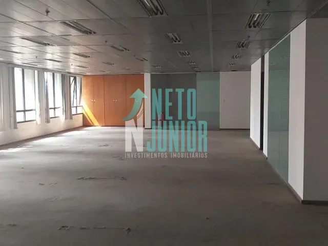 Conjunto com 245m², para alugar, no bairro Vila Olímpia em São Paulo