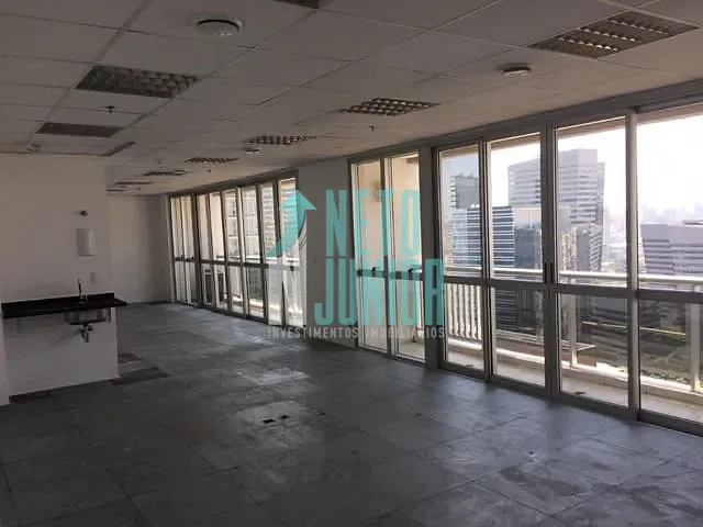 Conjunto com 188m², para alugar, no bairro Vila São Francisco em São Paulo