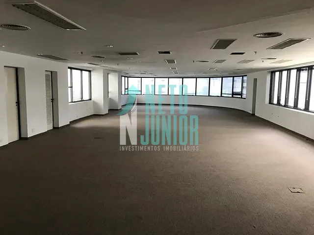 Conjunto com 224m², para alugar, no bairro Cidade Monções em São Paulo