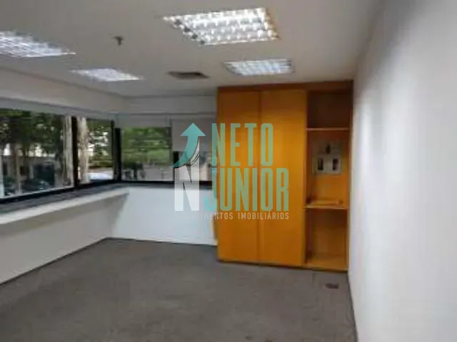 Conjunto com 140m², para alugar, no bairro Brooklin Paulista em São Paulo