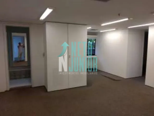 Conjunto com 140m², para alugar, no bairro Brooklin Paulista em São Paulo