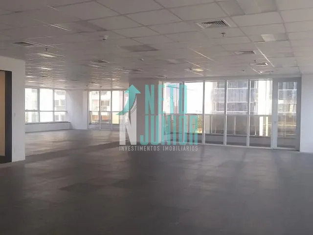 Conjunto com 810m², para alugar, no bairro Jardim das Acácias em São Paulo