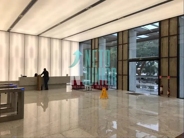 Conjunto com 255m², à venda, no bairro Brooklin Paulista em São Paulo