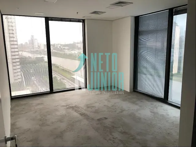 Conjunto com 255m², à venda, no bairro Brooklin Paulista em São Paulo