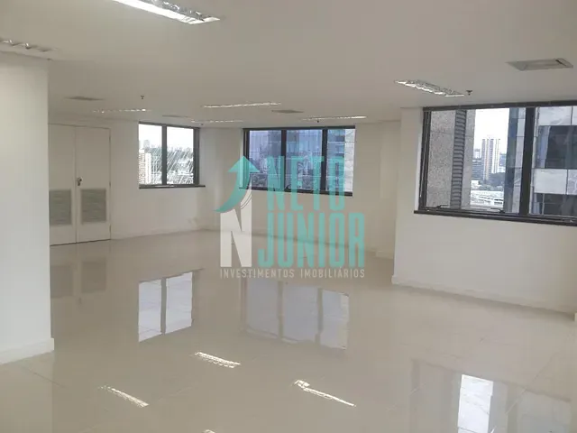 Conjunto com 158m², para alugar, no bairro Brooklin Novo em São Paulo
