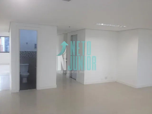 Conjunto com 158m², para alugar, no bairro Brooklin Novo em São Paulo