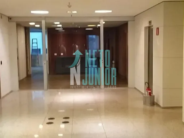 Conjunto com 2312m², para alugar, no bairro Morumbi em São Paulo
