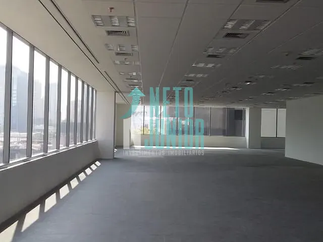 Conjunto com 1117m², à venda ou para alugar, no bairro Santo Amaro em São Paulo