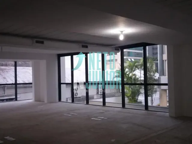 Conjunto com 185m², para alugar, no bairro Vila Olímpia em São Paulo