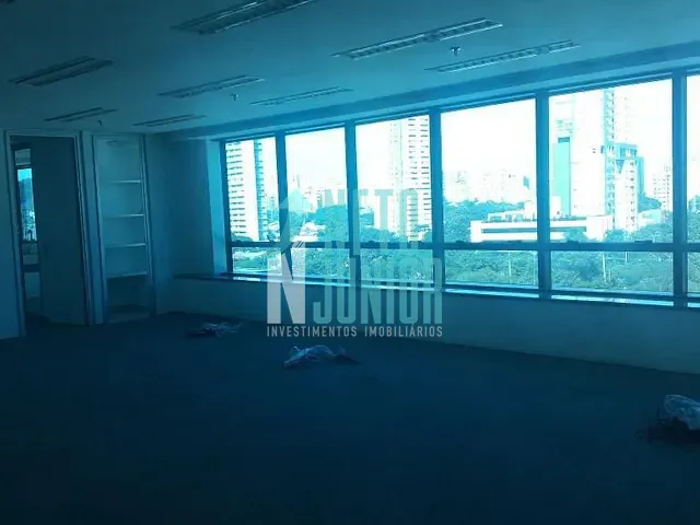 Conjunto com 237m², à venda ou para alugar, no bairro Vila Olímpia em São Paulo