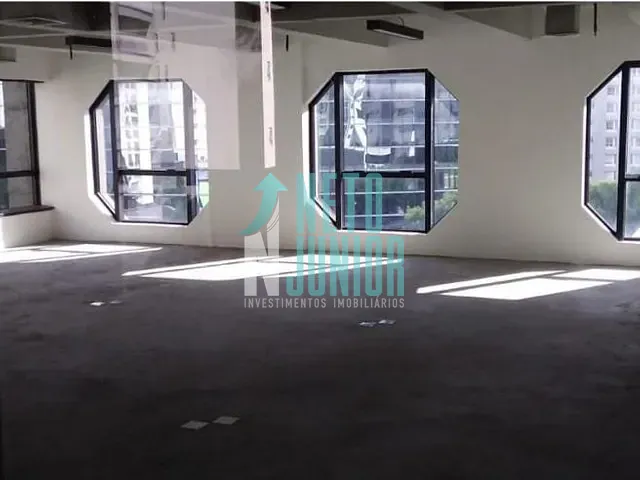 Conjunto com 240m², à venda, no bairro Itaim Bibi em São Paulo