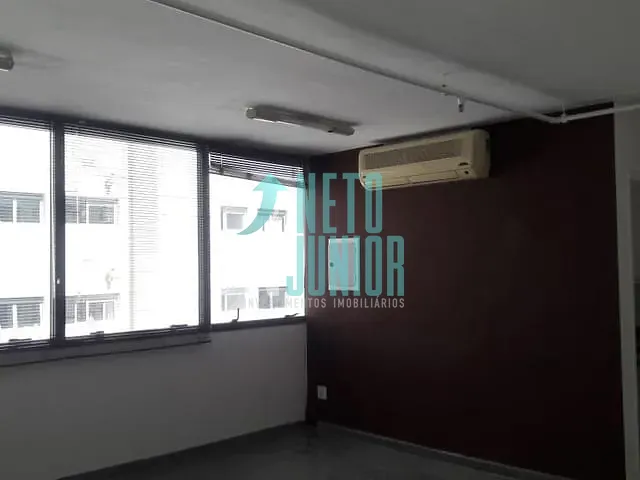 Conjunto com 30m², à venda ou para alugar, no bairro Vila Olímpia em São Paulo